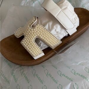 Pearl-Embellished White Women's Slide Sandals